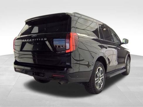Used 2025 Ford Expedition Active AWD/4WD image 6