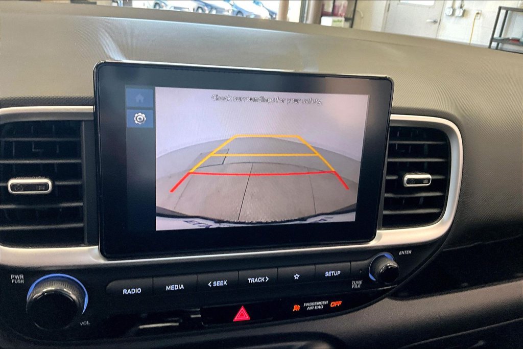 Used 2024 Hyundai Venue SEL FWD image 23