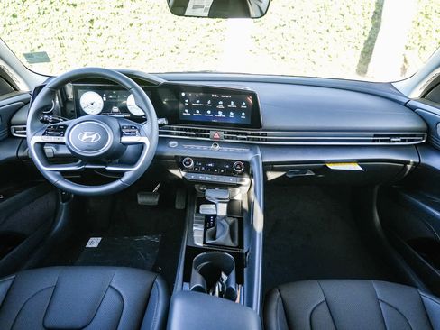 New 2026 Hyundai Elantra Limited FWD image 12
