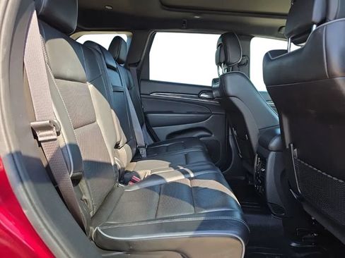 Used 2020 Jeep Grand Cherokee Overland AWD/4WD image 18