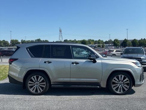 Used 2023 Lexus LX 600 4WD w/ Appearance Package image 22