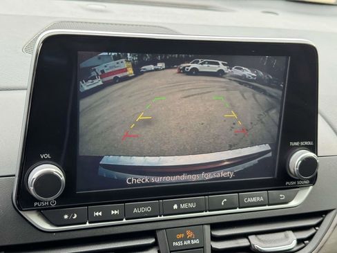 Used 2023 Nissan Altima 2.5 SV image 4