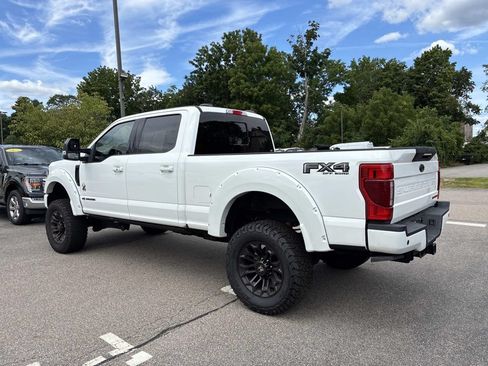 Used 2022 Ford F250 Lariat w/ Black Appearance Package AWD/4WD image 5