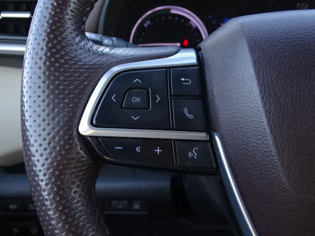 Used 2024 Toyota Sienna Platinum FWD image 36