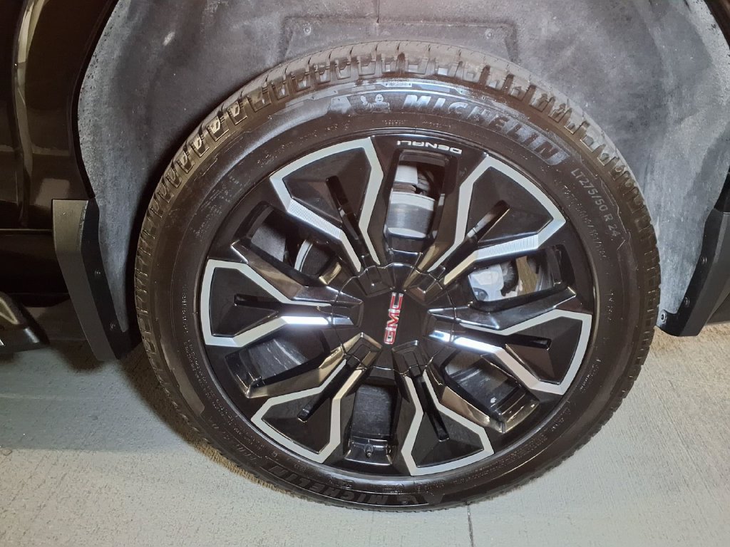 Used 2026 GMC Sierra EV Denali AWD/4WD image 17