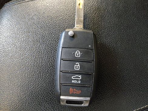 Used 2019 Kia Optima LX FWD image 32