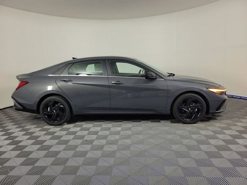 New 2026 Hyundai Elantra SEL Sport FWD image 2