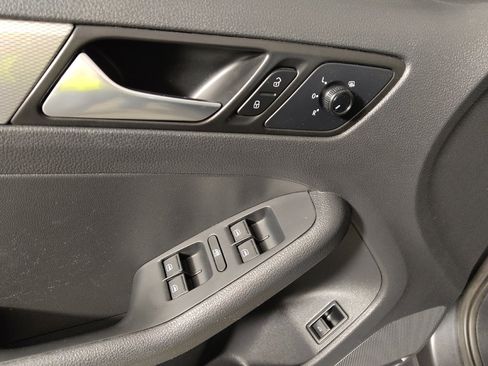 Used 2017 Volkswagen Jetta SE FWD image 27
