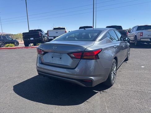 Used 2023 Nissan Altima 2.5 SV FWD image 9