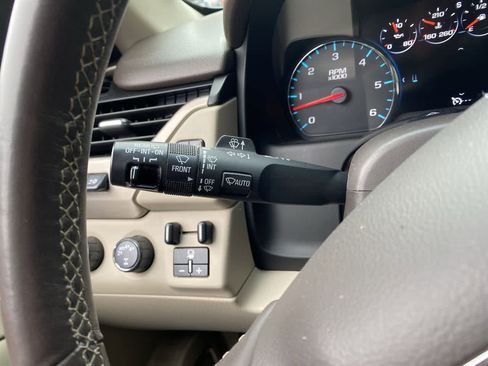 Used 2017 GMC Yukon Denali w/ Open Road Package AWD/4WD image 22