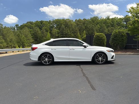 Used 2023 Honda Civic Touring image 5