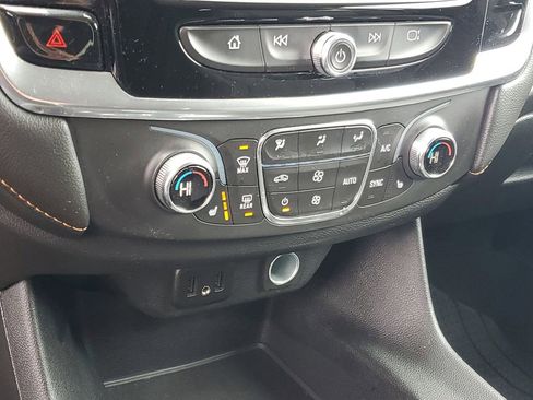 Used 2020 Chevrolet Traverse LT image 18