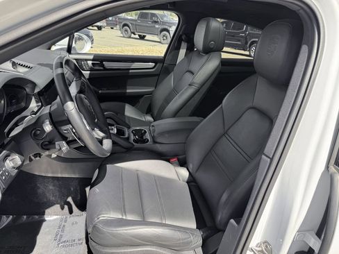 Used 2023 Porsche Cayenne Coupe AWD/4WD image 15