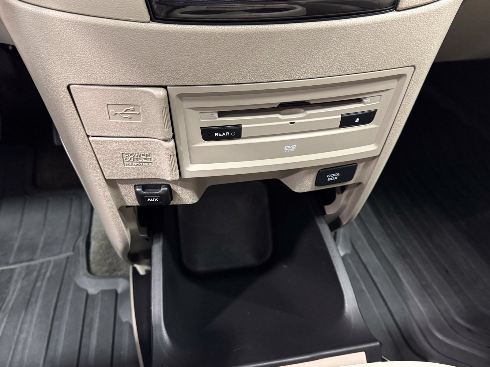 Used 2014 Honda Odyssey Touring image 25