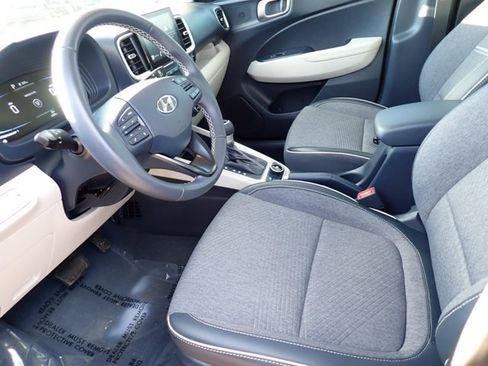Used 2026 Hyundai Venue SEL FWD image 11