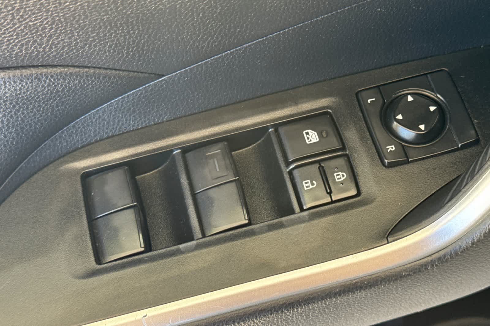Used 2021 Toyota RAV4 XLE AWD/4WD image 13