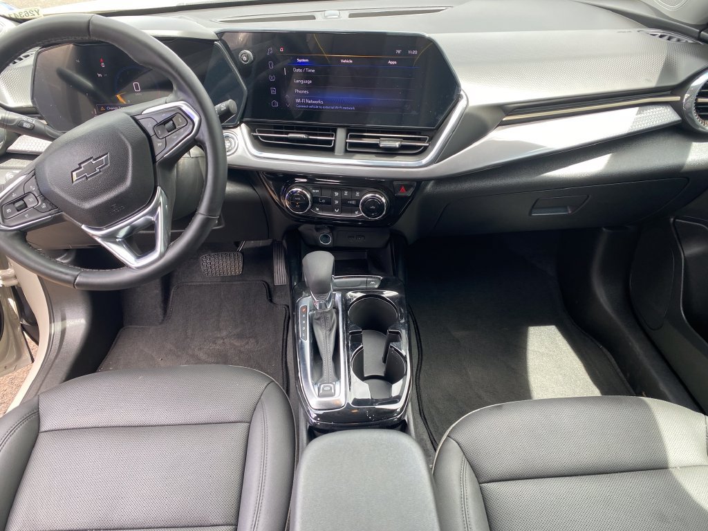 Used 2026 Chevrolet Trax ACTIV w/ Sunroof Package FWD image 30