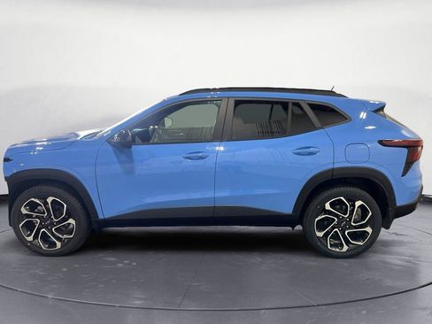 Certified 2024 Chevrolet Trax RS w/ Sunroof Package FWD image 11