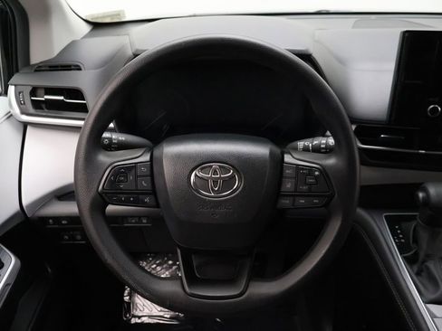 Certified 2025 Toyota Sienna LE image 22