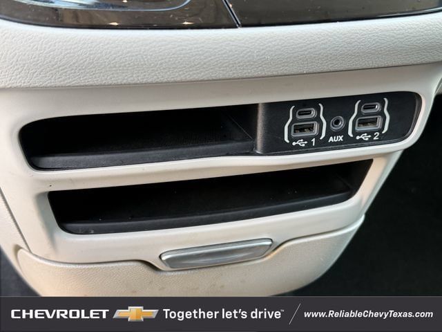 Used 2021 Chrysler Voyager LX FWD image 19