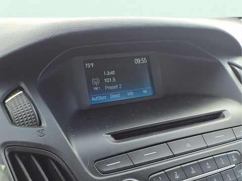 Used 2015 Ford Focus SE w/ SE Sport Package image 9