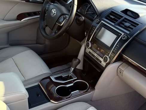 Used 2012 Toyota Camry XLE w/ Preferred Accessory Pkg FWD image 21