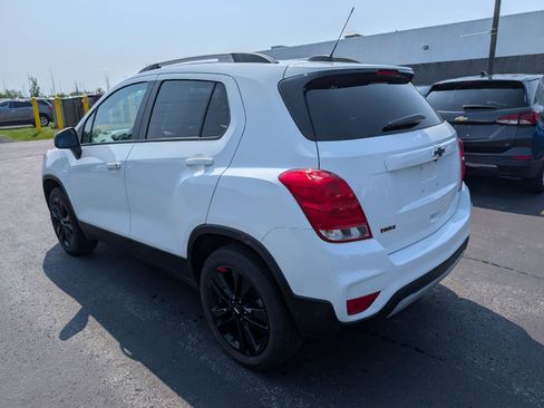 Used 2022 Chevrolet Trax LT w/ Redline Edition AWD/4WD image 5