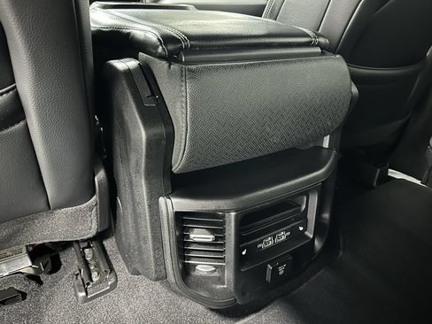 Used 2025 RAM 1500 Laramie AWD/4WD image 42