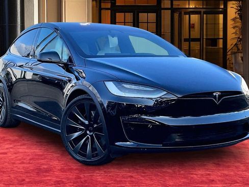 Used 2022 Tesla Model X Plaid image 2