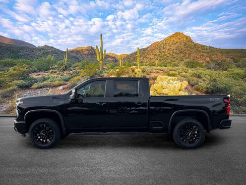 Used 2025 Chevrolet Silverado 2500 LT w/ Trail Boss Package AWD/4WD image 7