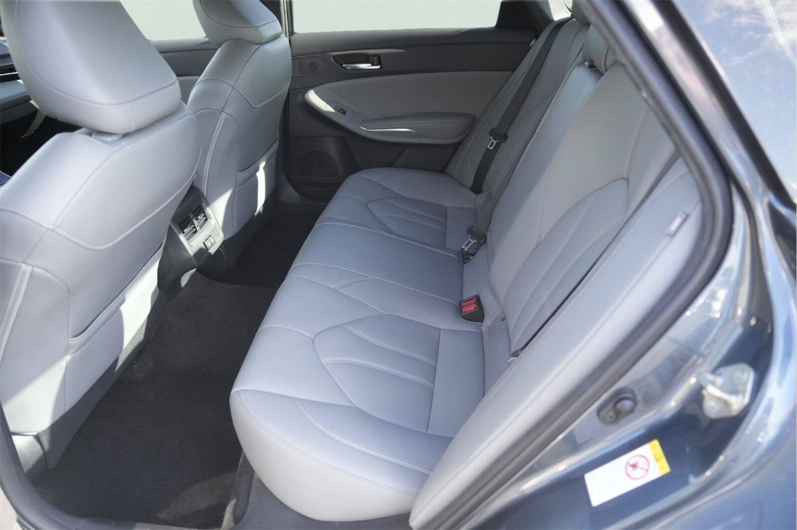 Used 2019 Toyota Avalon XLE w/ Moonroof Package FWD image 13