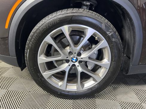Used 2022 BMW X5 xDrive40i w/ Premium Package AWD/4WD image 34