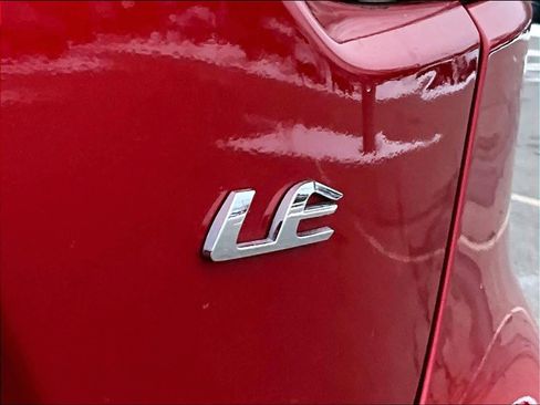 Used 2021 Toyota Corolla LE image 28