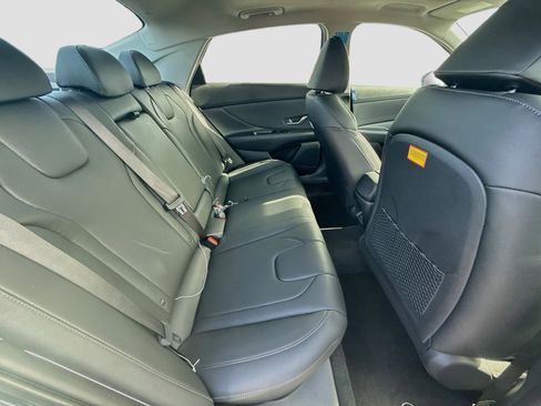 New 2026 Hyundai Elantra Limited FWD image 19