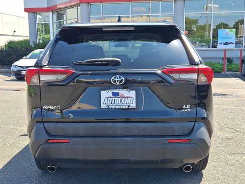 Used 2021 Toyota RAV4 LE w/ Carpet Mat Package (TMS) AWD/4WD image 6