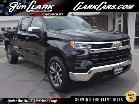 Certified 2022 Chevrolet Silverado 1500 LT AWD/4WD image 1