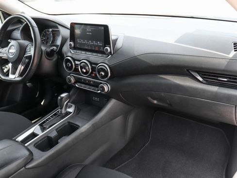 Used 2022 Nissan Sentra SV w/ Trunk Package image 30