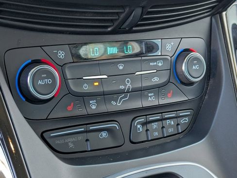 Used 2017 Ford C-MAX Energi Titanium w/ Equipment Group 501A image 21