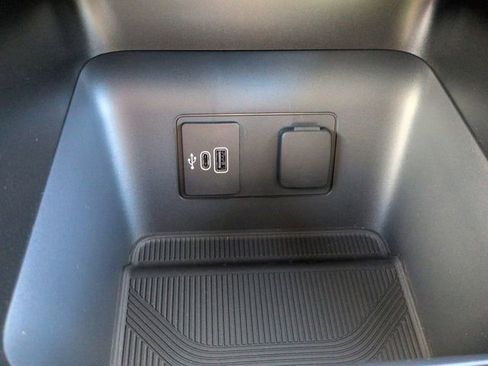 New 2026 Ford Explorer Active image 22