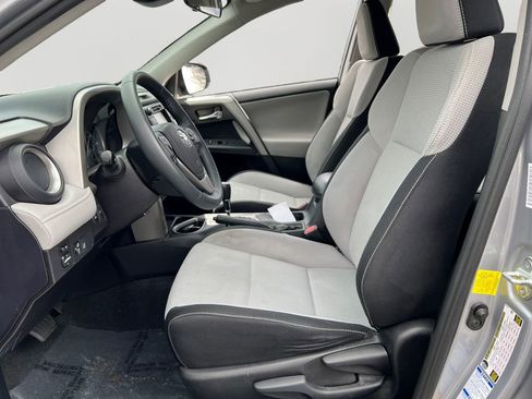 Used 2017 Toyota RAV4 XLE image 14