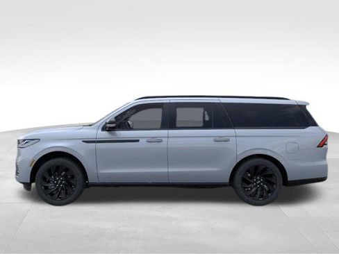 New 2025 Lincoln Navigator L Reserve w/ Jet Appearance Package image 4