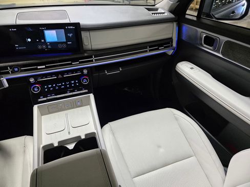 Certified 2025 Hyundai Santa Fe Limited image 18