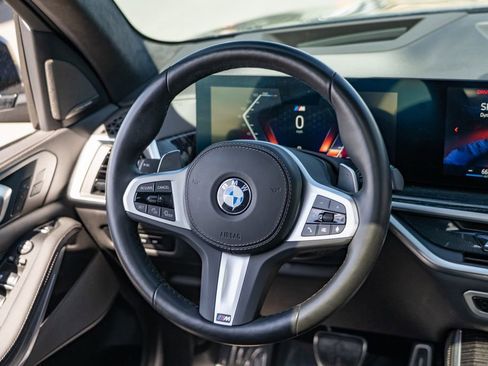 Used 2025 BMW X5 xDrive40i w/ M Sport Package image 21
