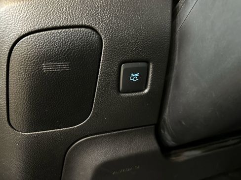 Used 2017 Ford Mustang EcoBoost image 14