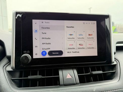 Used 2025 Toyota RAV4 XLE image 15