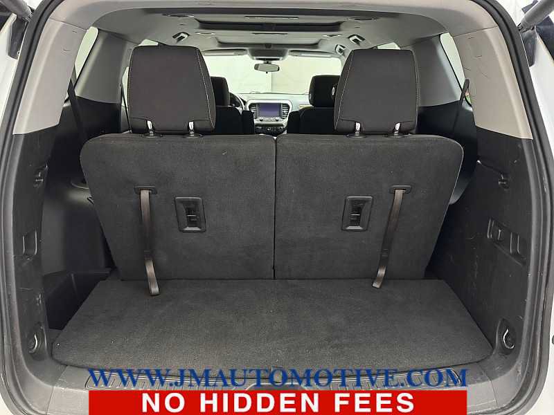 Used 2018 GMC Acadia SLE w/ Driver Alert Package I AWD/4WD image 18