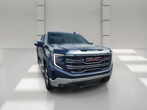 Used 2022 GMC Sierra 1500 SLT RWD image 3