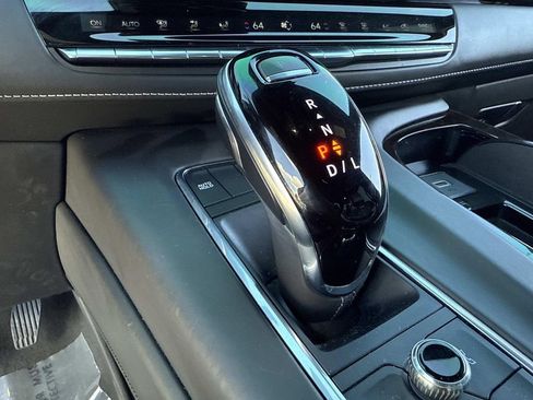 Used 2022 Cadillac Escalade ESV Premium Luxury Platinum w/ LPO, Radiant Package image 34