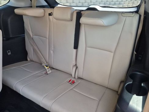 Used 2021 Toyota Highlander Platinum FWD image 36