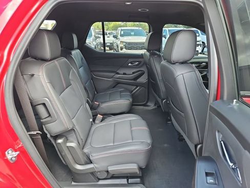 Used 2024 Chevrolet Traverse RS FWD image 28